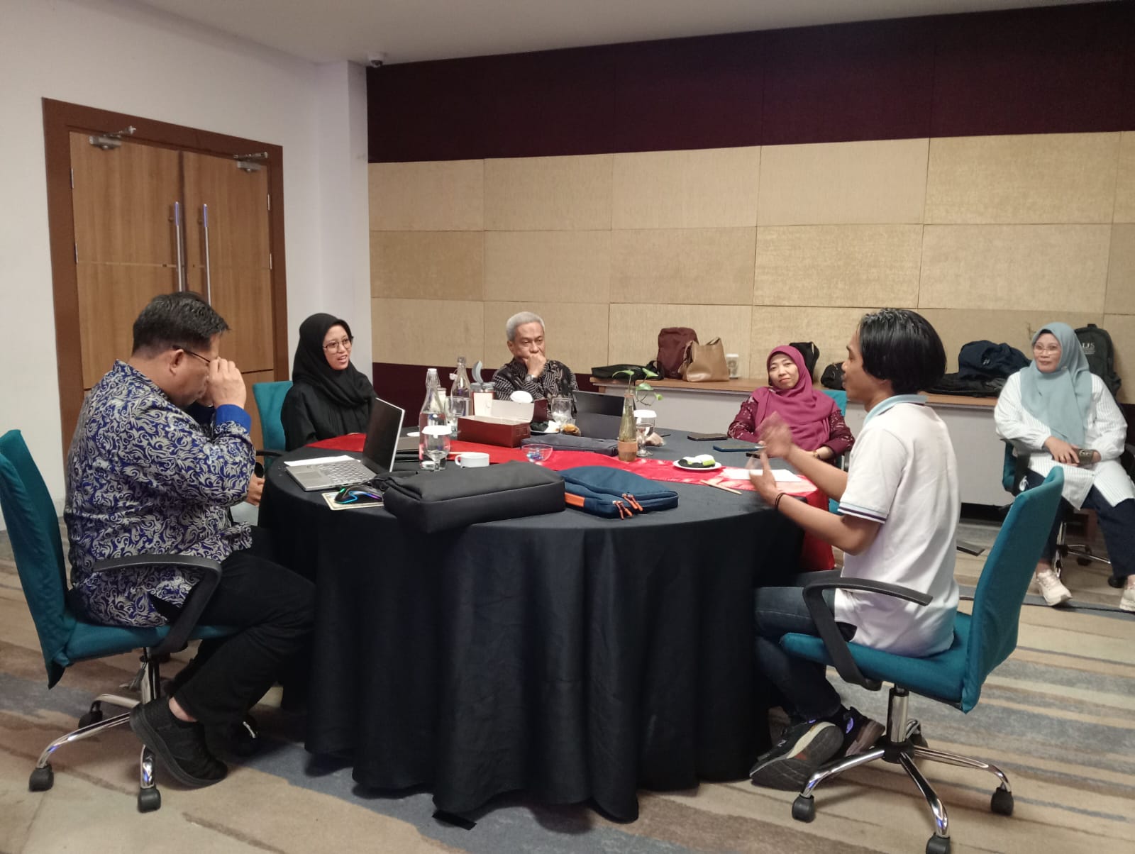 32f6a9bf-c708-4074-9aeb-9c820b57bf95