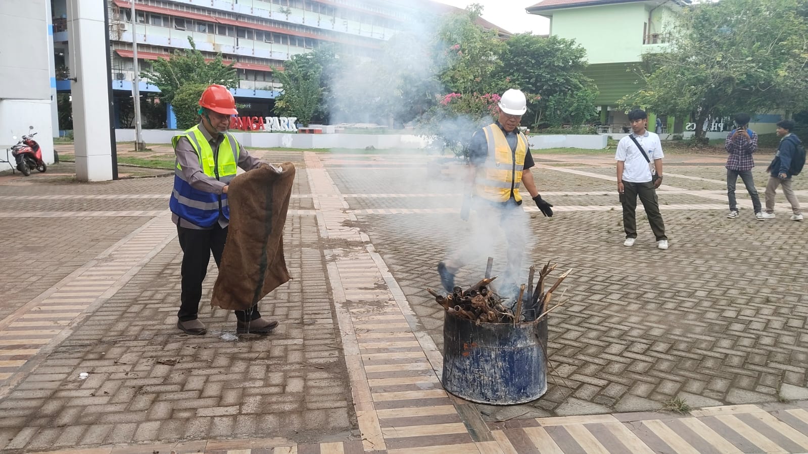 WhatsApp Image 2025-12-02 at 15.30.58